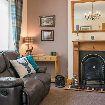 Pippin, Tranquil Scottish Cottage With Hot Tub Airdrie Exterior photo