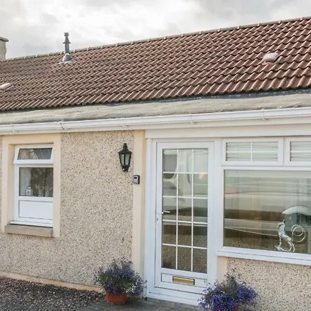 Pippin, Tranquil Scottish Cottage With Hot Tub Airdrie Exterior photo