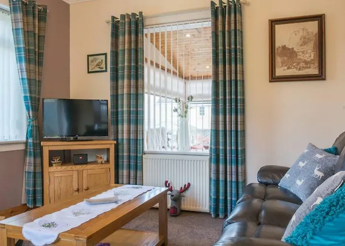 Pippin, Tranquil Scottish Cottage With Hot Tub