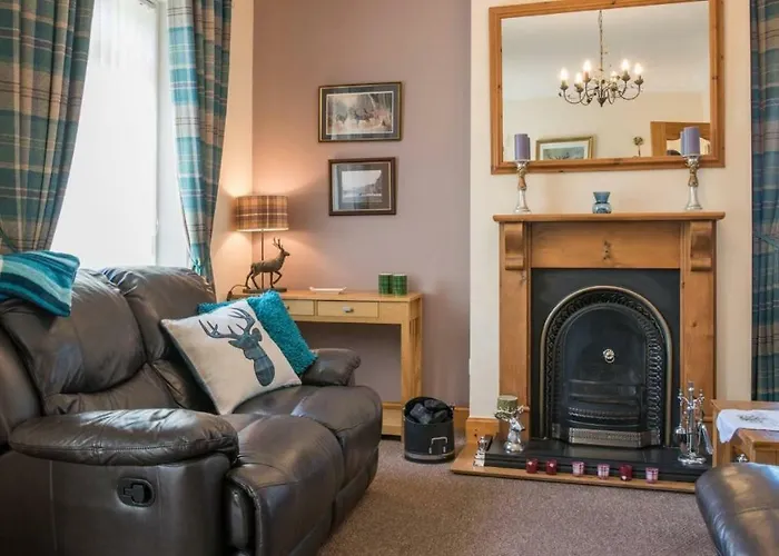 Pippin, Tranquil Scottish Cottage With Hot Tub