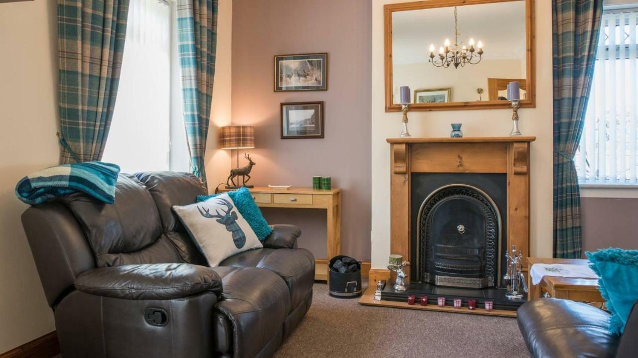 Pippin, Tranquil Scottish With Hot Tub Holiday home *