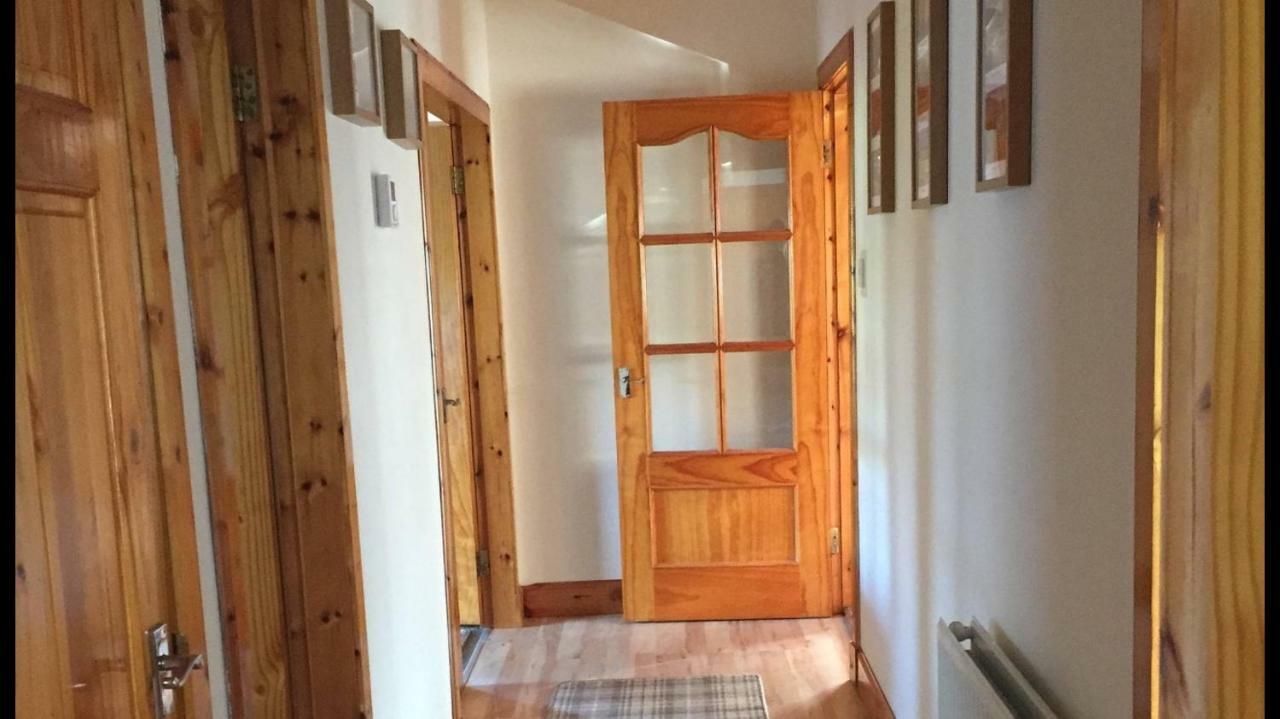 Holiday home Pippin, Tranquil Scottish With Hot Tub Airdrie