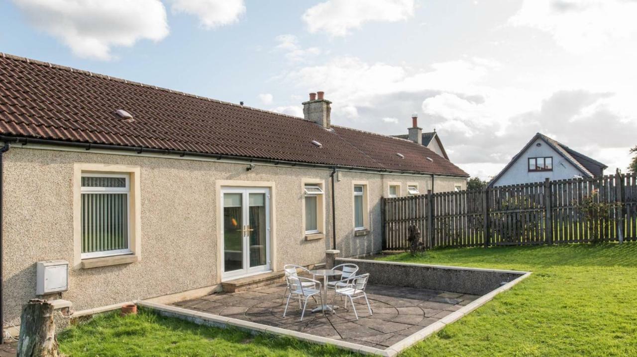 Holiday home Pippin, Tranquil Scottish With Hot Tub *