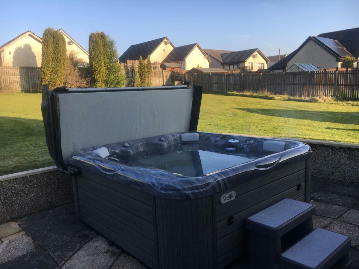 Holiday home Pippin, Tranquil Scottish With Hot Tub