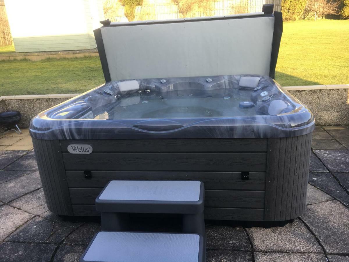Pippin, Tranquil Scottish With Hot Tub Airdrie